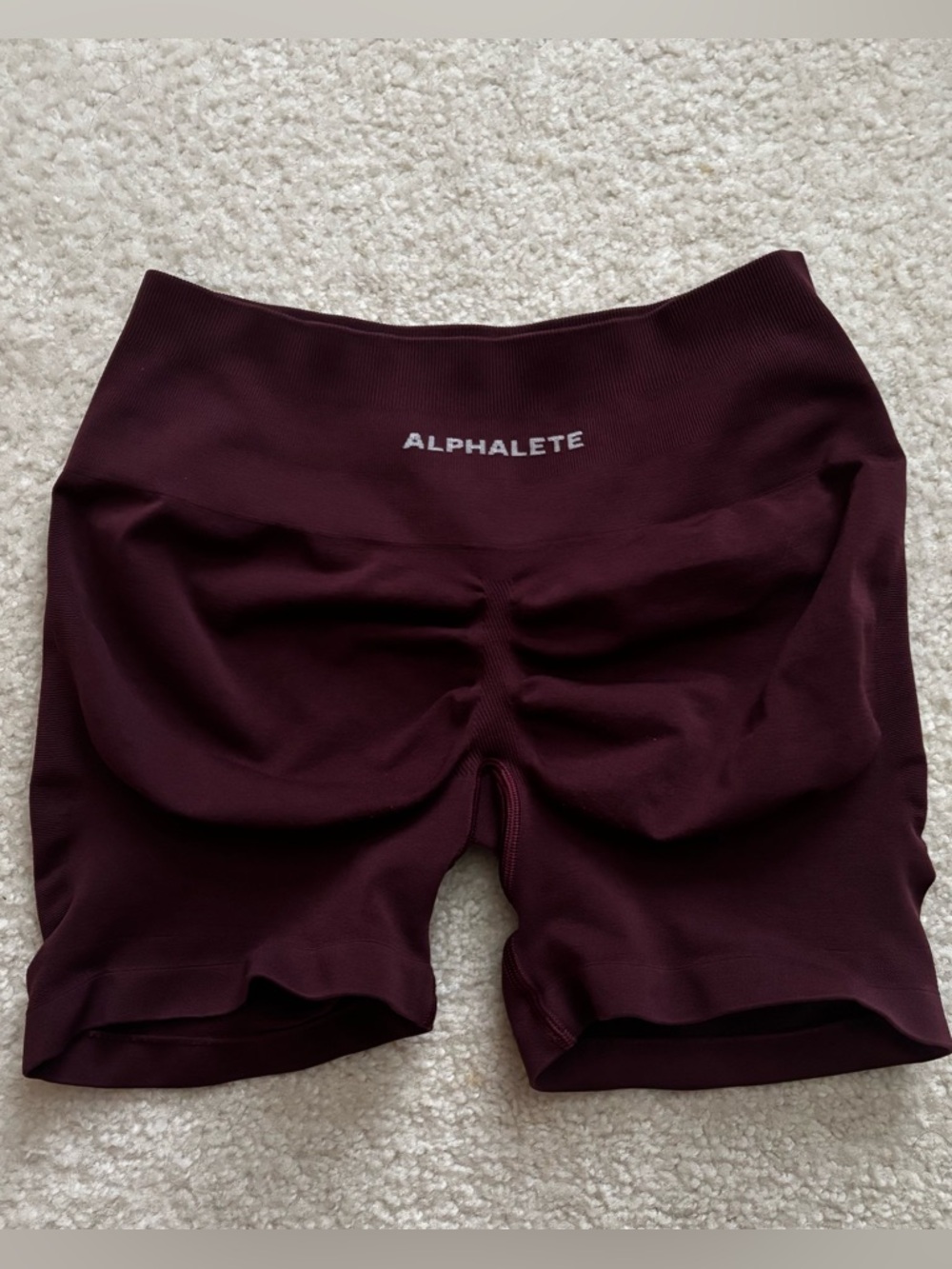 Alphalete pump mid rise short - Merlot purple - size medium